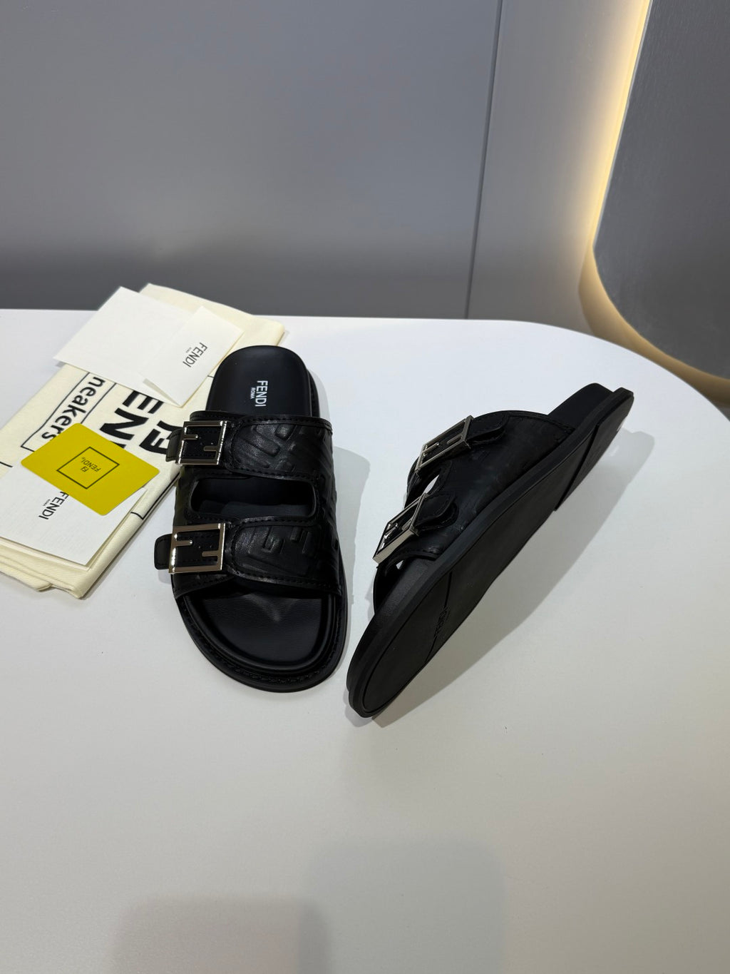 FENDI - Unisex Feel sandals