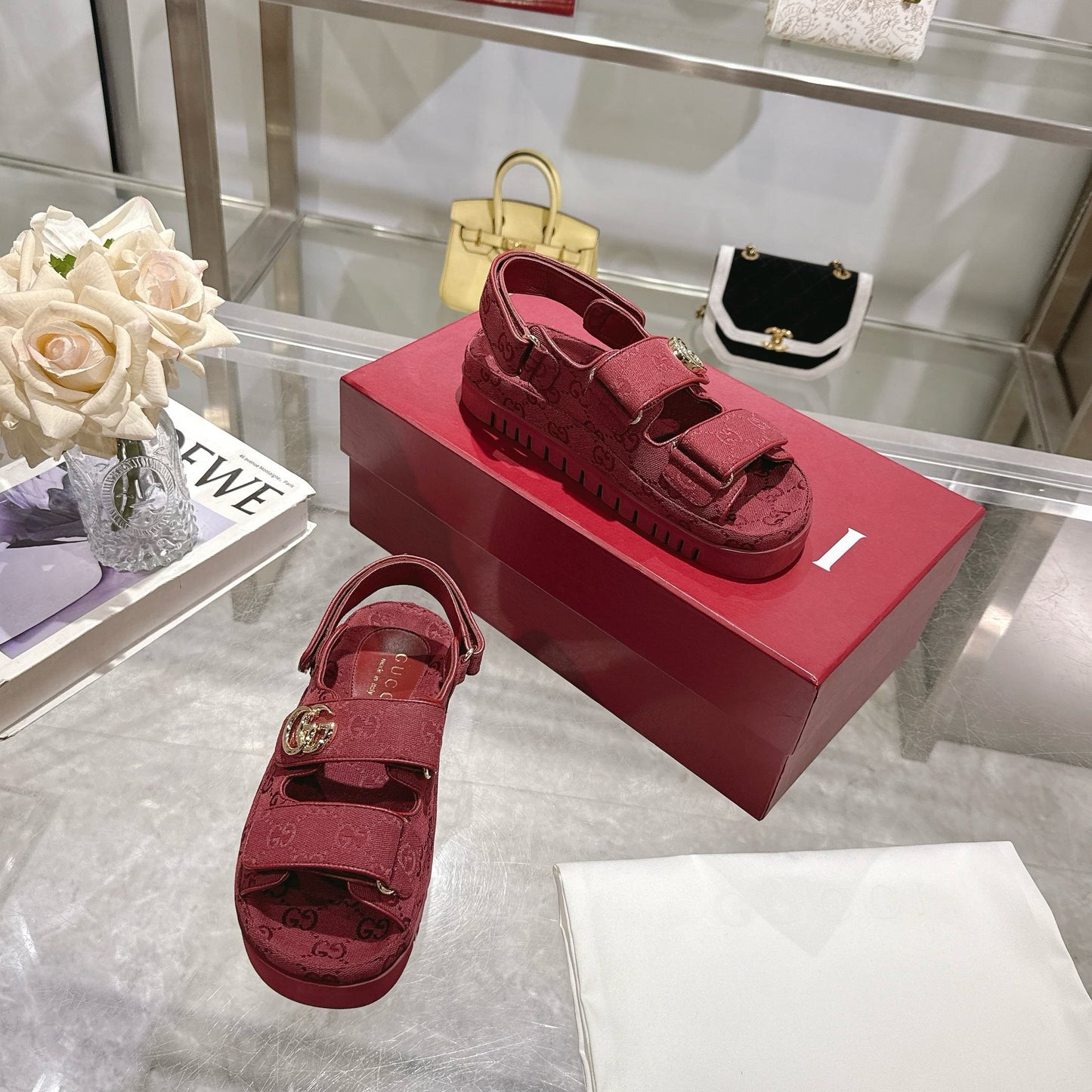 GUCCI - WOMEN'S SANDAL WITH DOUBLE G