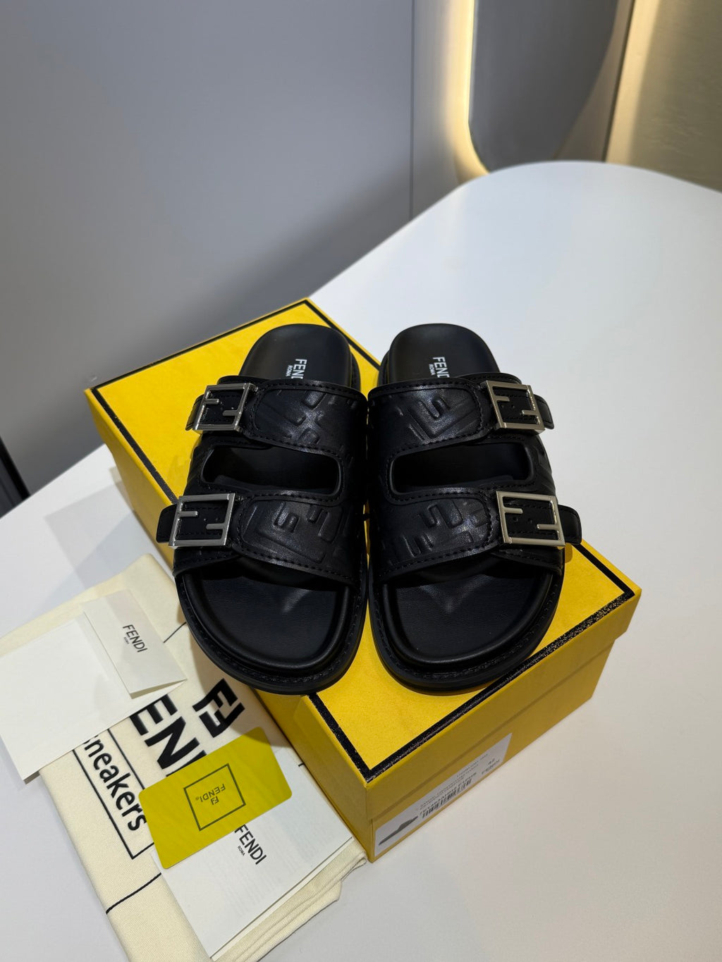 FENDI - Unisex Feel sandals