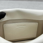 JACQUEMUS - La Petite Pochette Rond Carré clutch