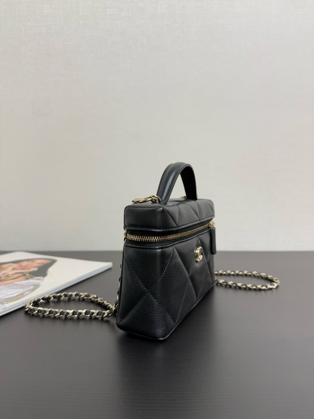 CHANEL - vanity bag
