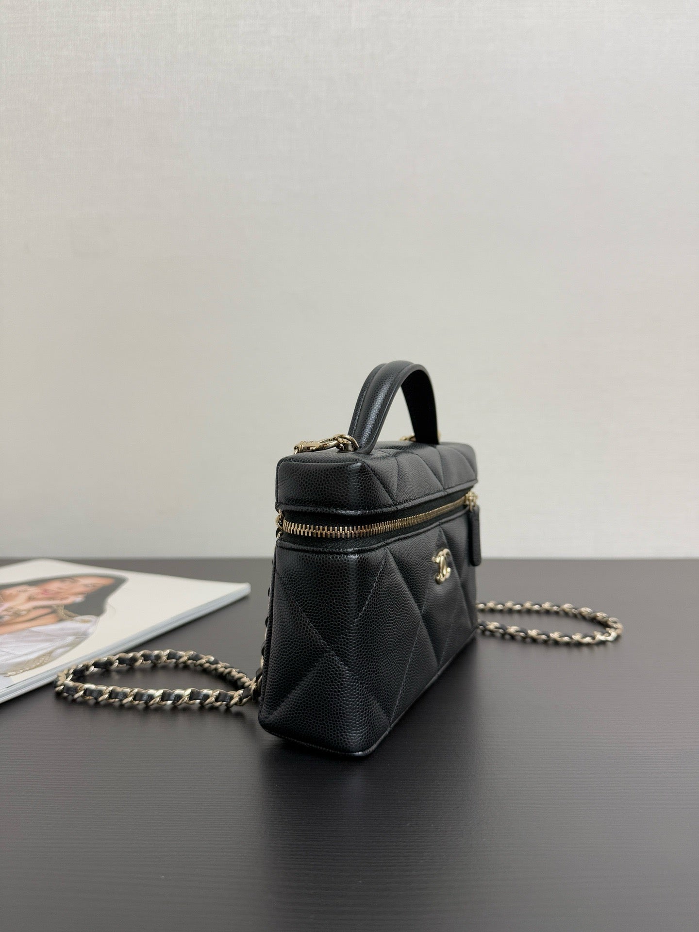 CHANEL - vanity bag
