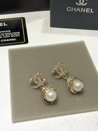 CHANEL - earrings
