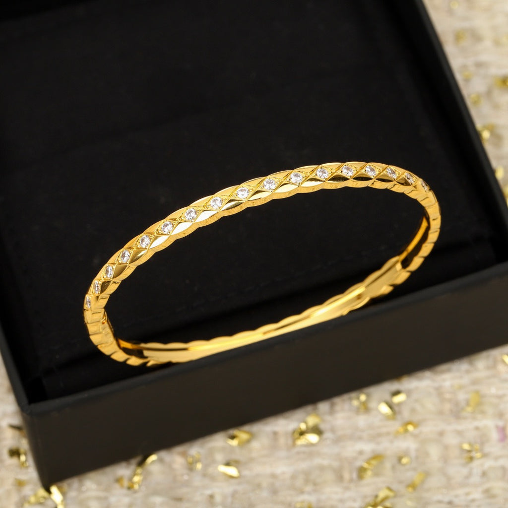 CHANEL - Bangle