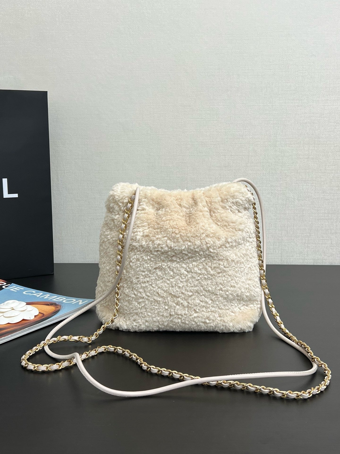 CHANEL - Shiny Calfskin & Gold-Tone Metal