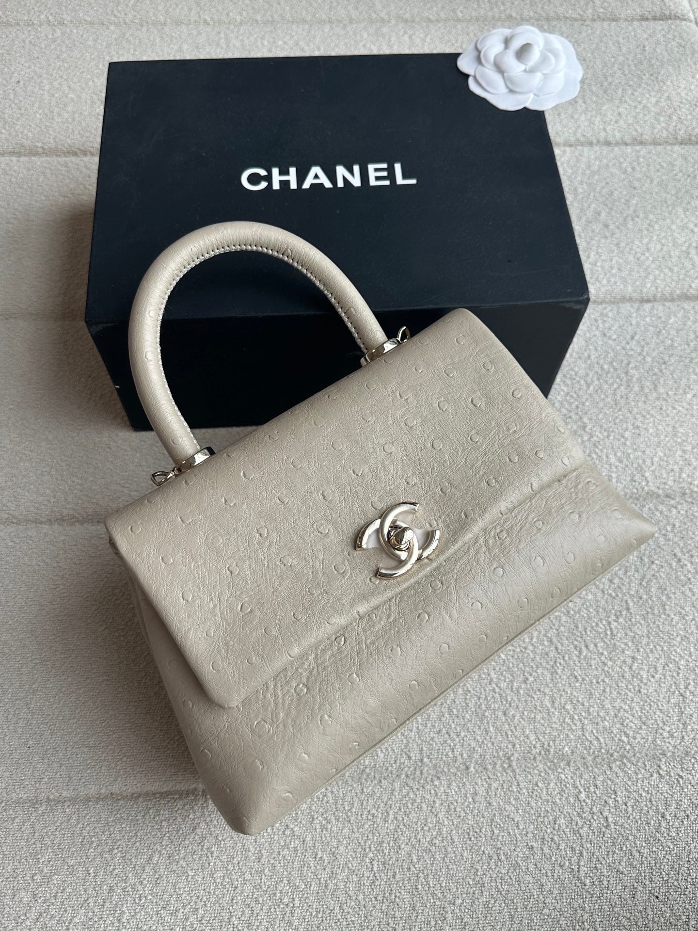 CHANEL - Coco handle