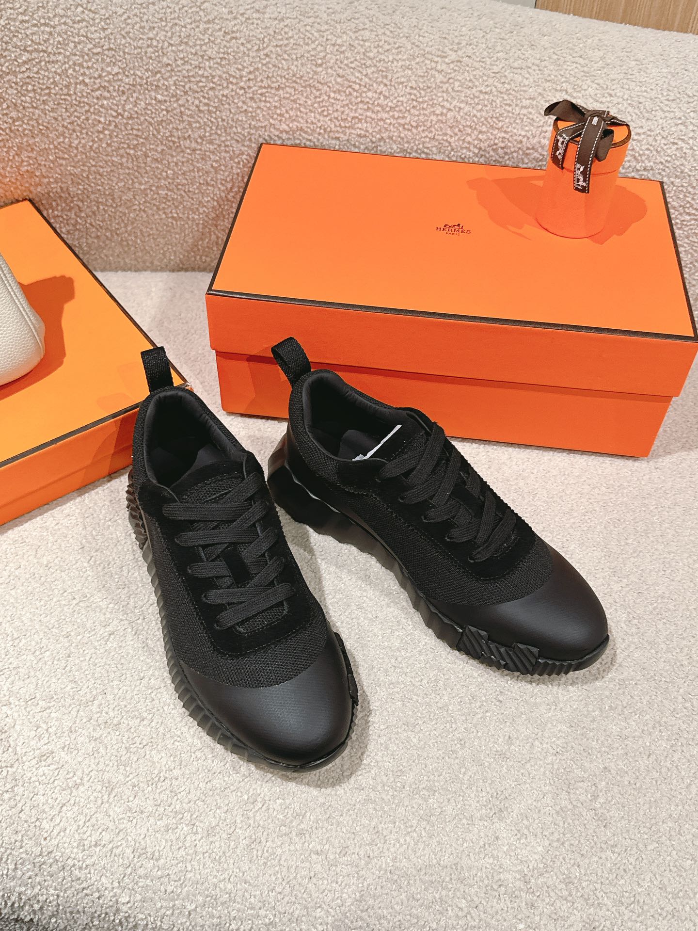 HERMES - Bouncing sneakers