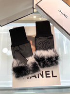 CHANEL - Fur gloves