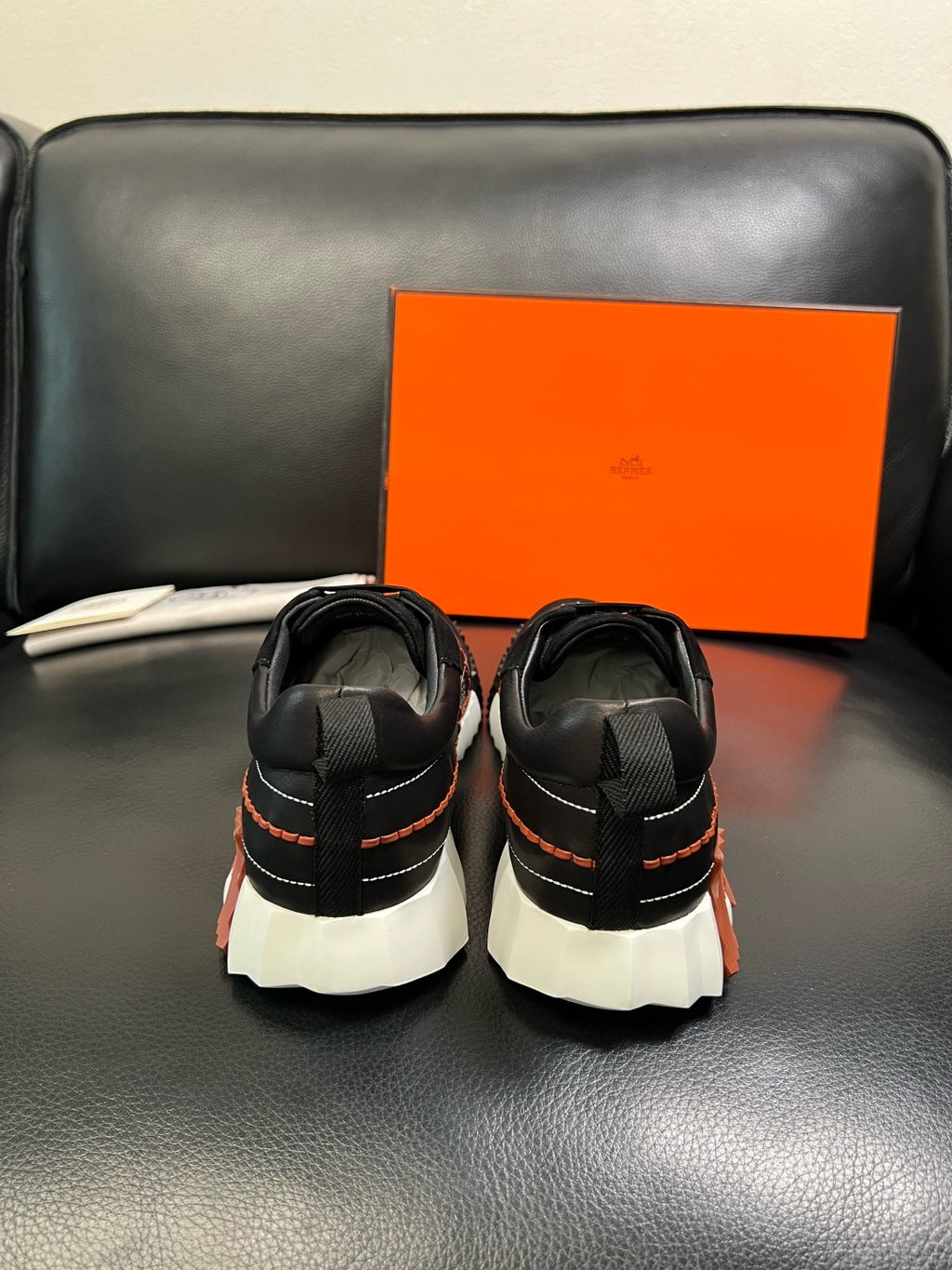 HERMES- Bouncing sneakers