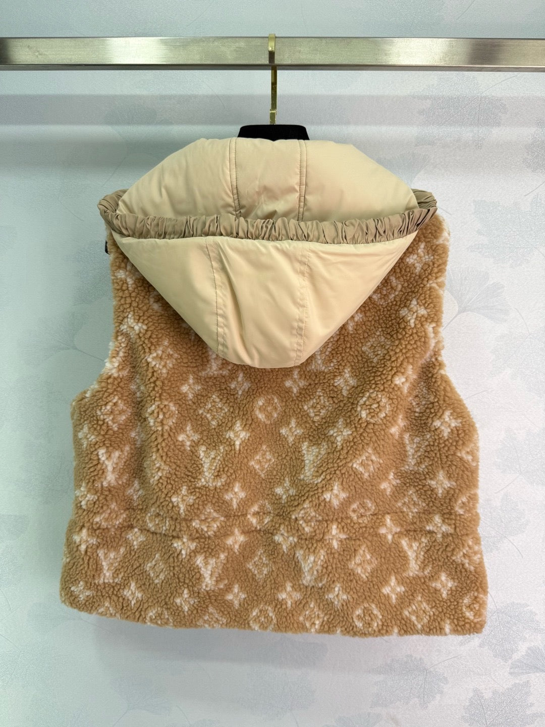 LOUIS VUITTON- Vest