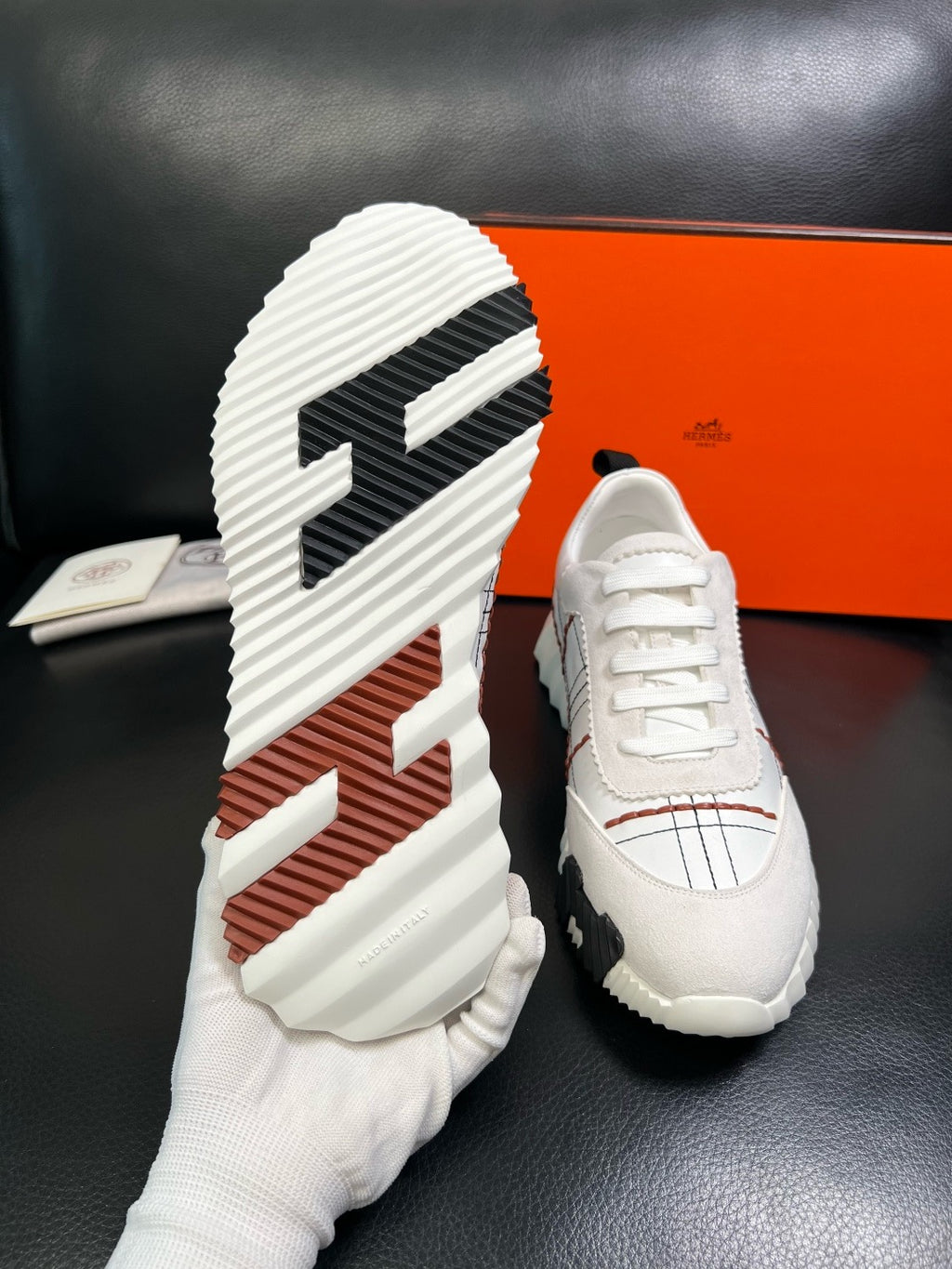 HERMES- Bouncing sneakers