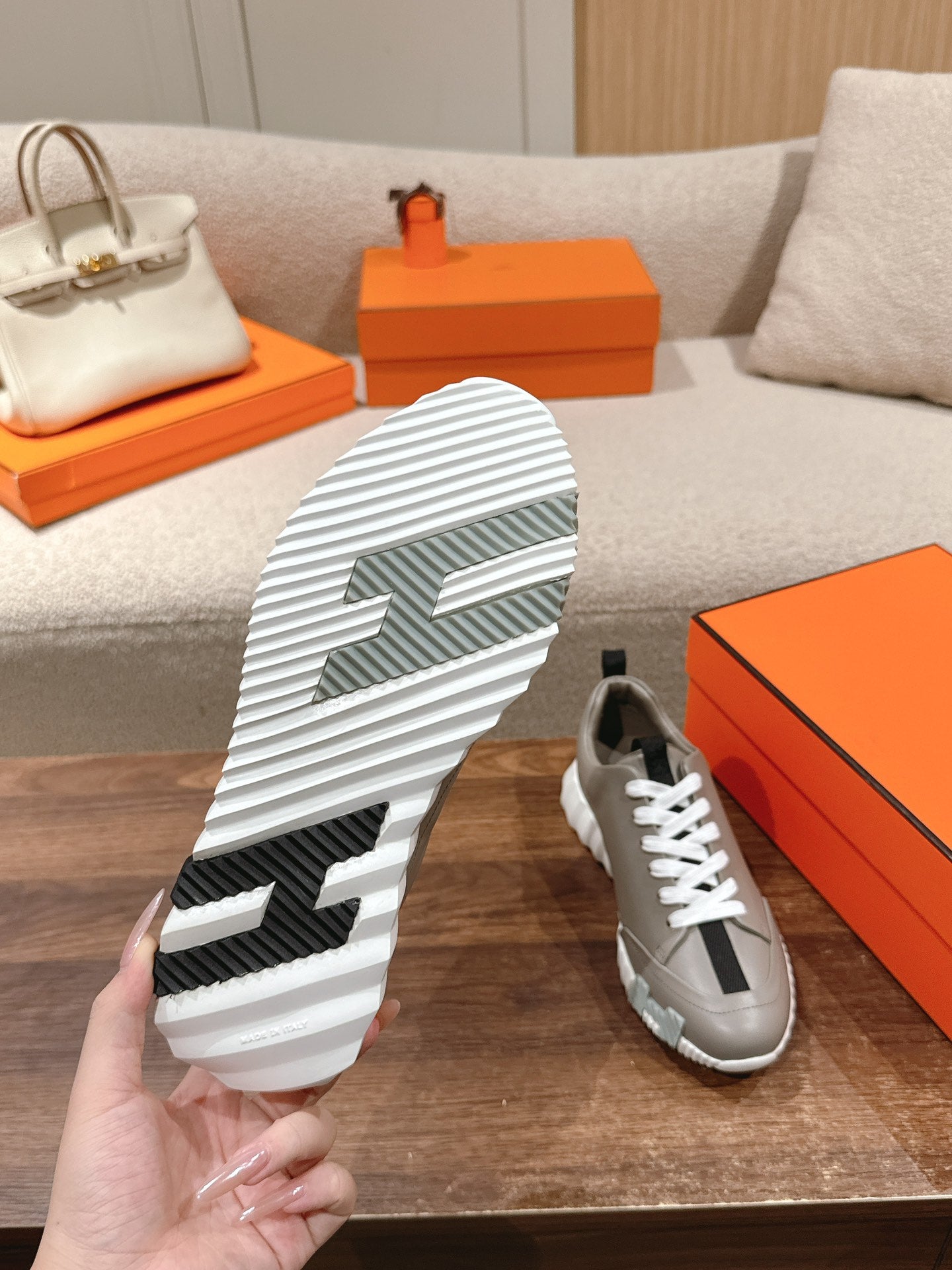 HERMES- Bouncing sneakers