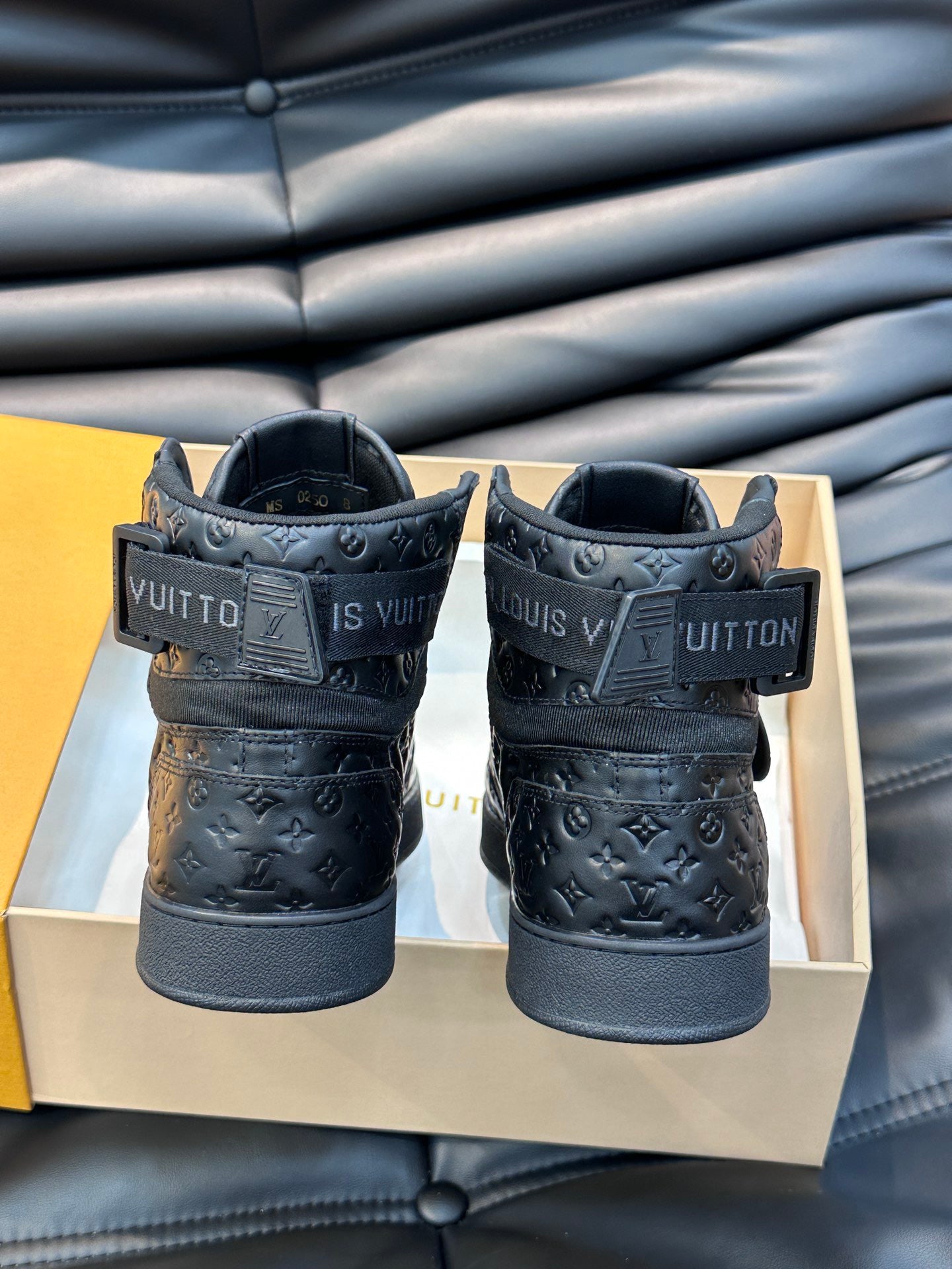 LOUIS VUITTON - Rivoli ankle