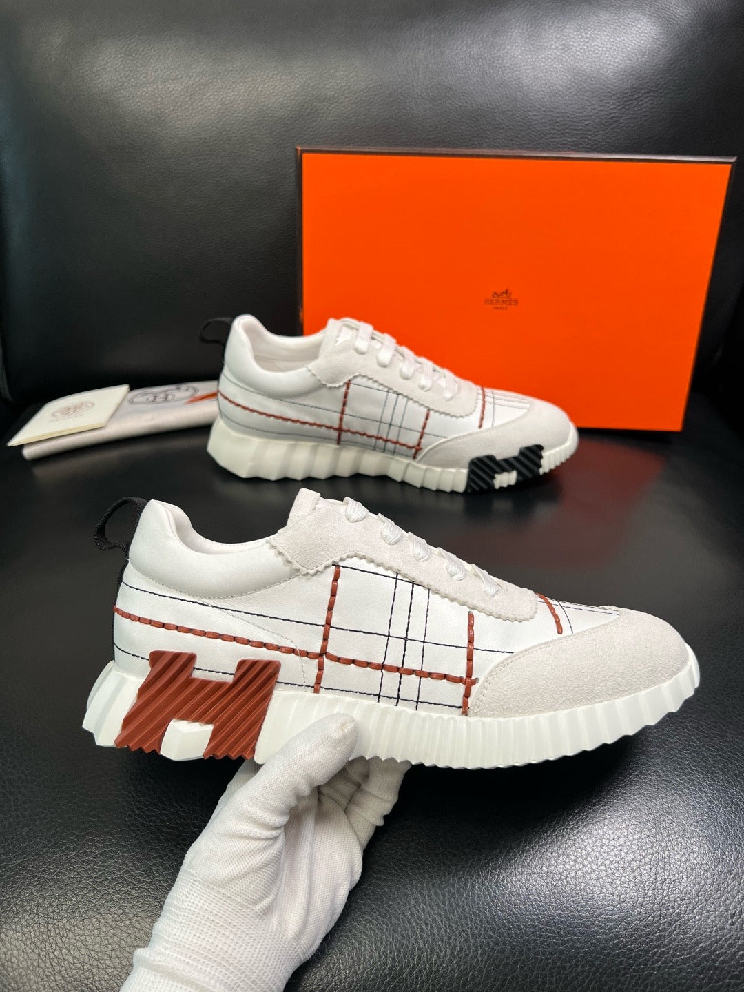 HERMES- Bouncing sneakers