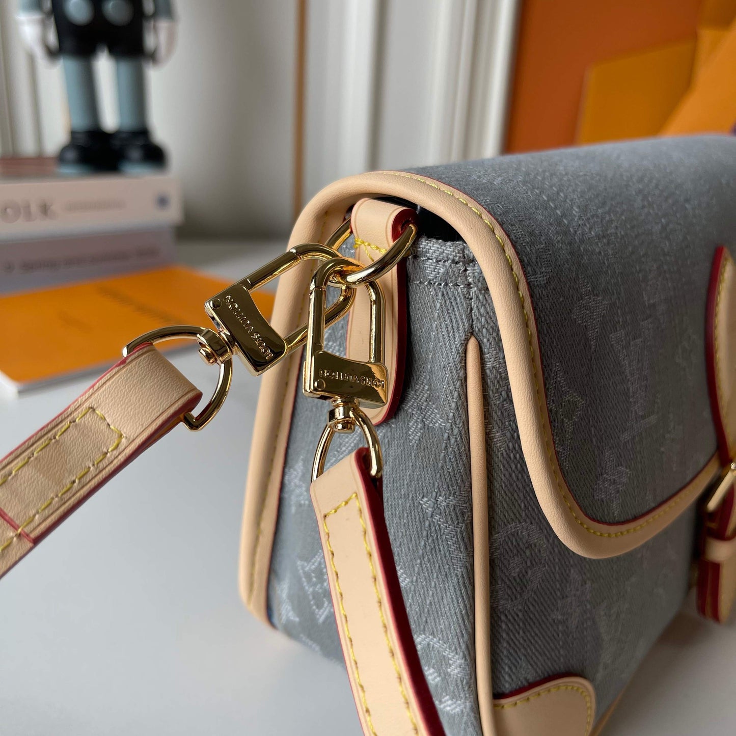 LOUIS VUITTON- Diane