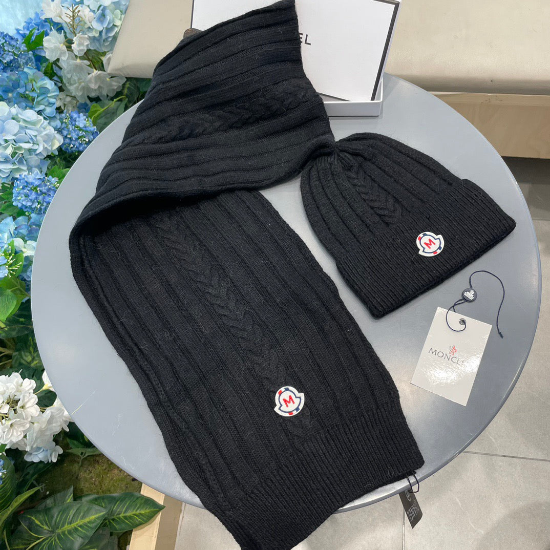 MONCLER -  Two-piece set of cashmere