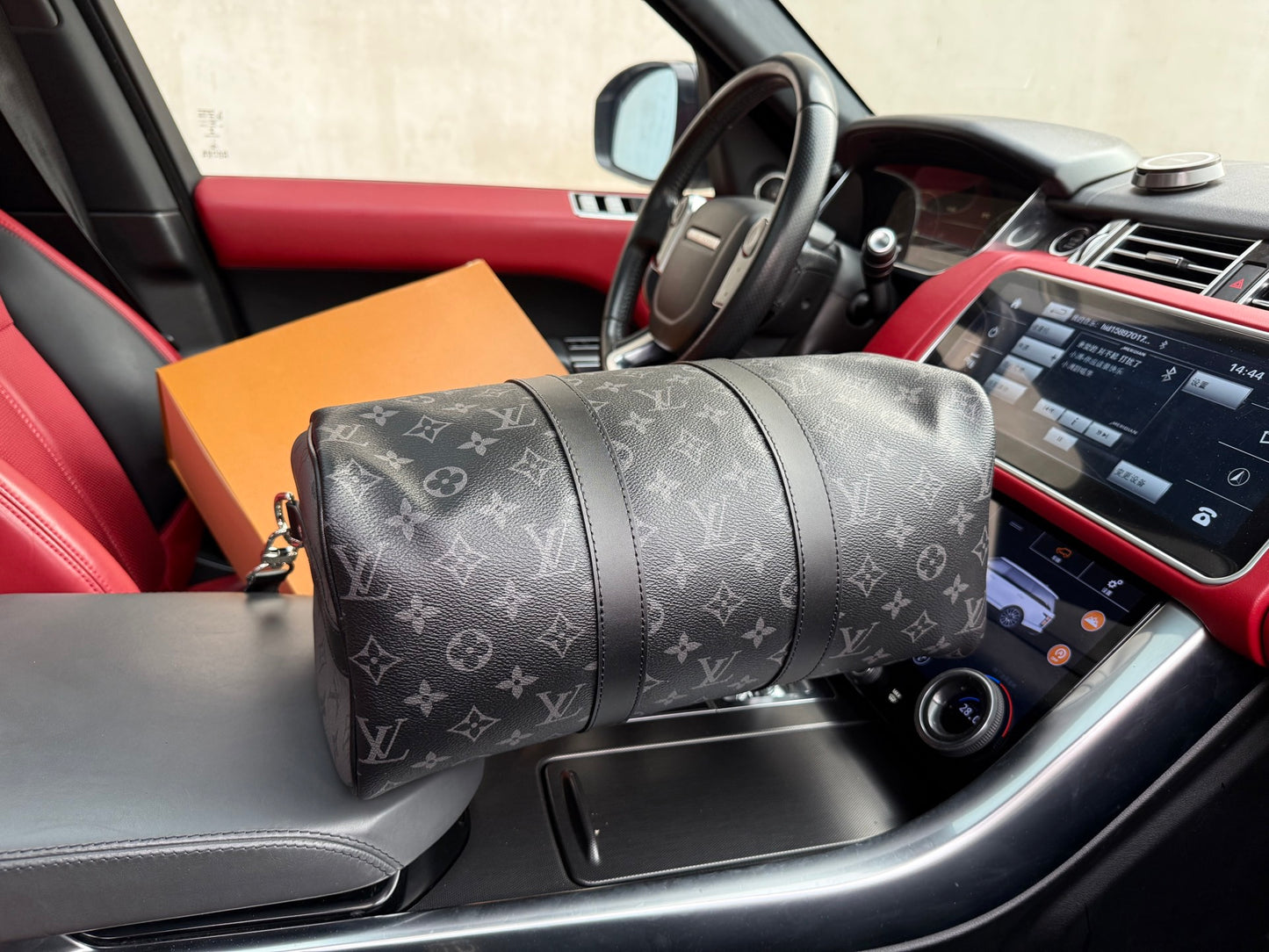 LOUIS VUITTON- Men’s keepall Bandoulière 35 bag