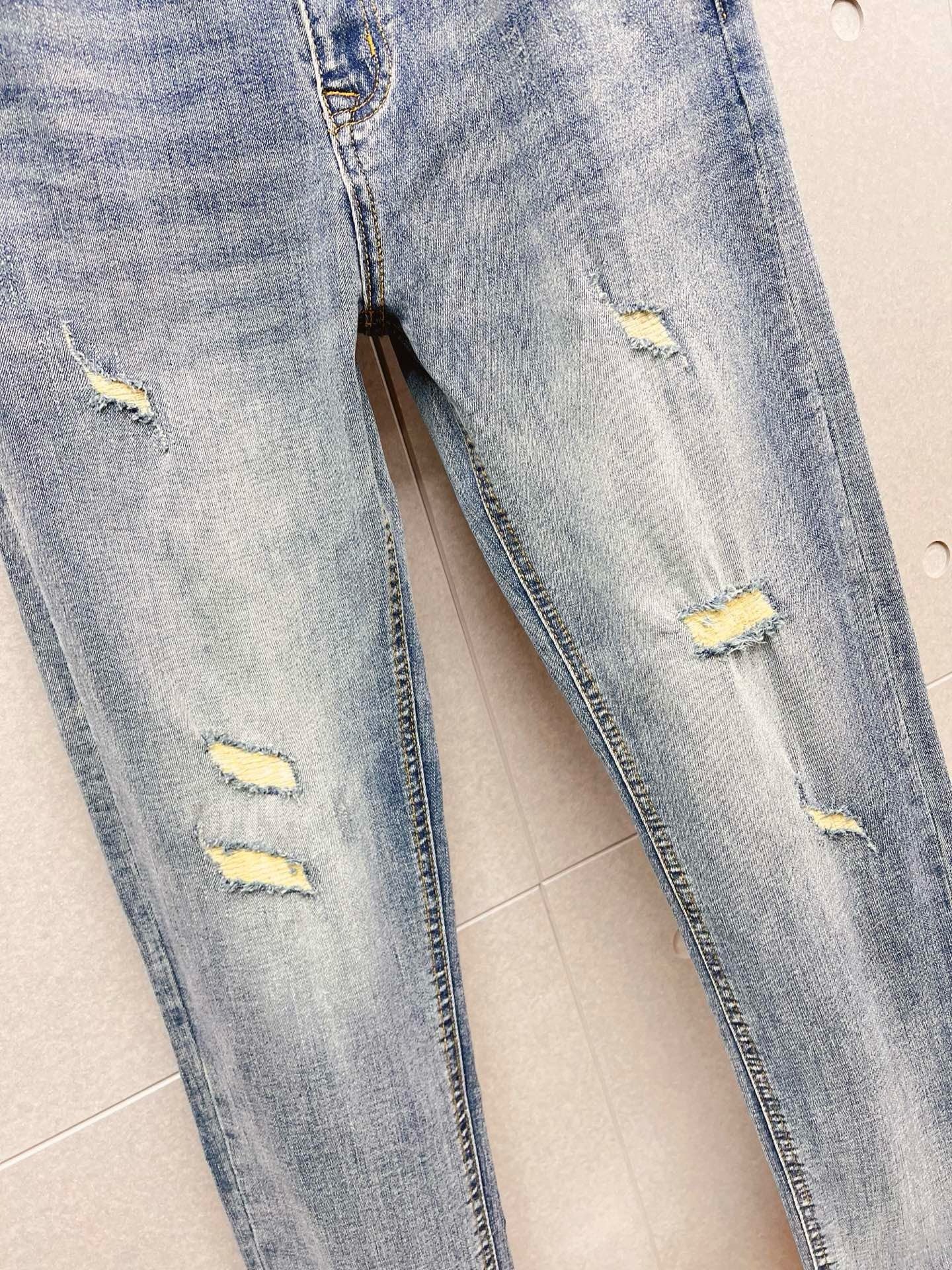 BURBERRY - Jeans