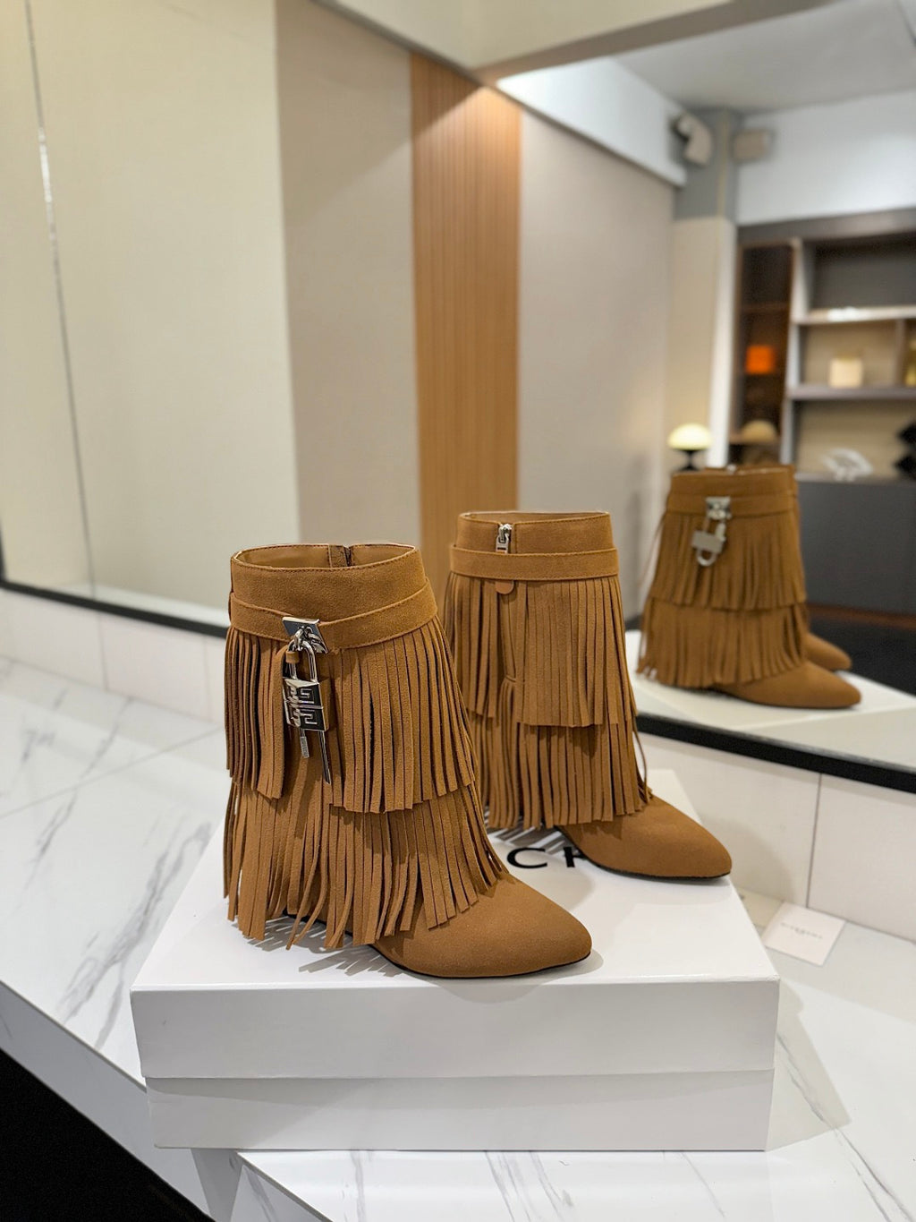 GIVENCHY - Shark lock boots