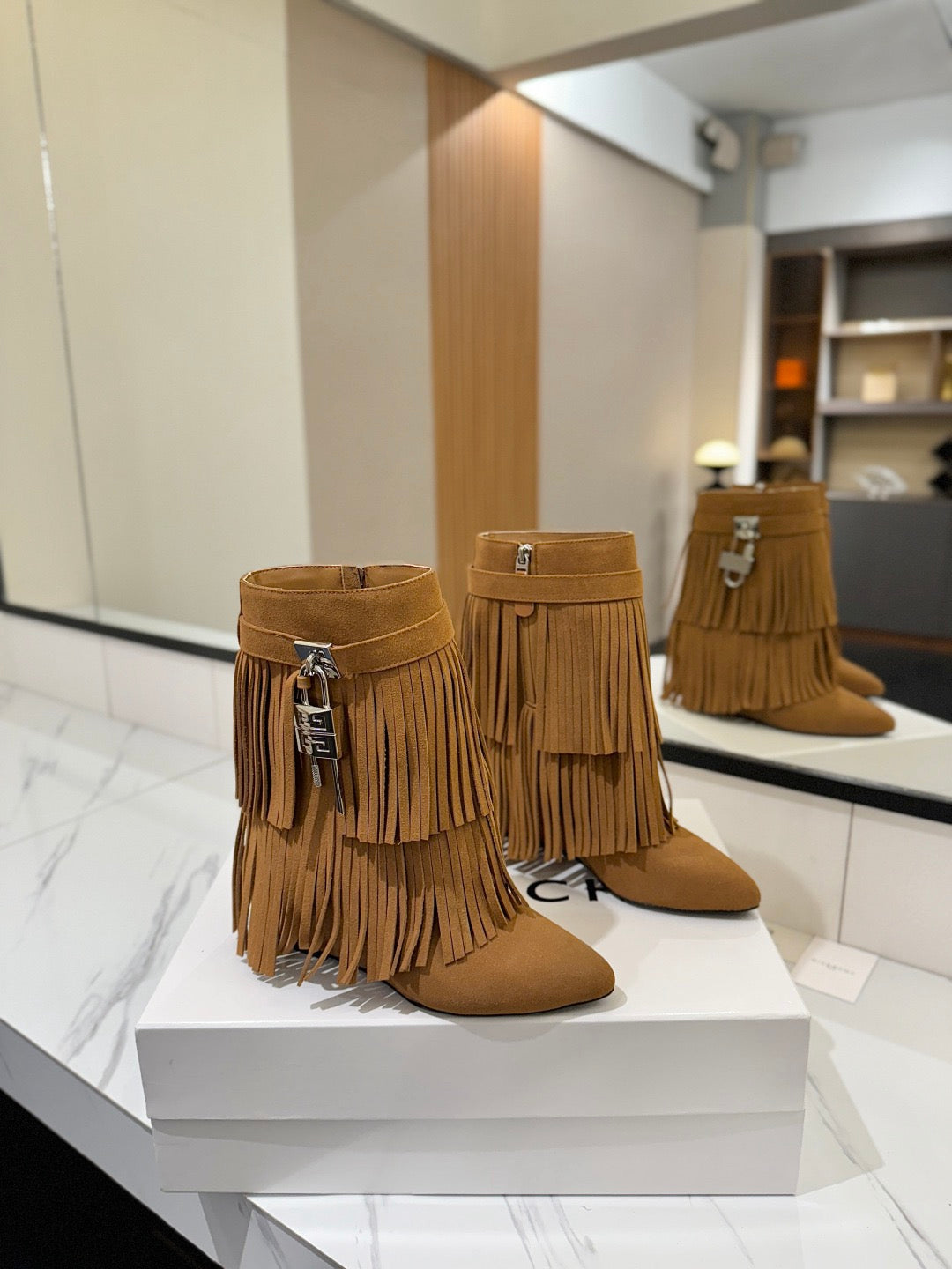 GIVENCHY - Shark lock boots