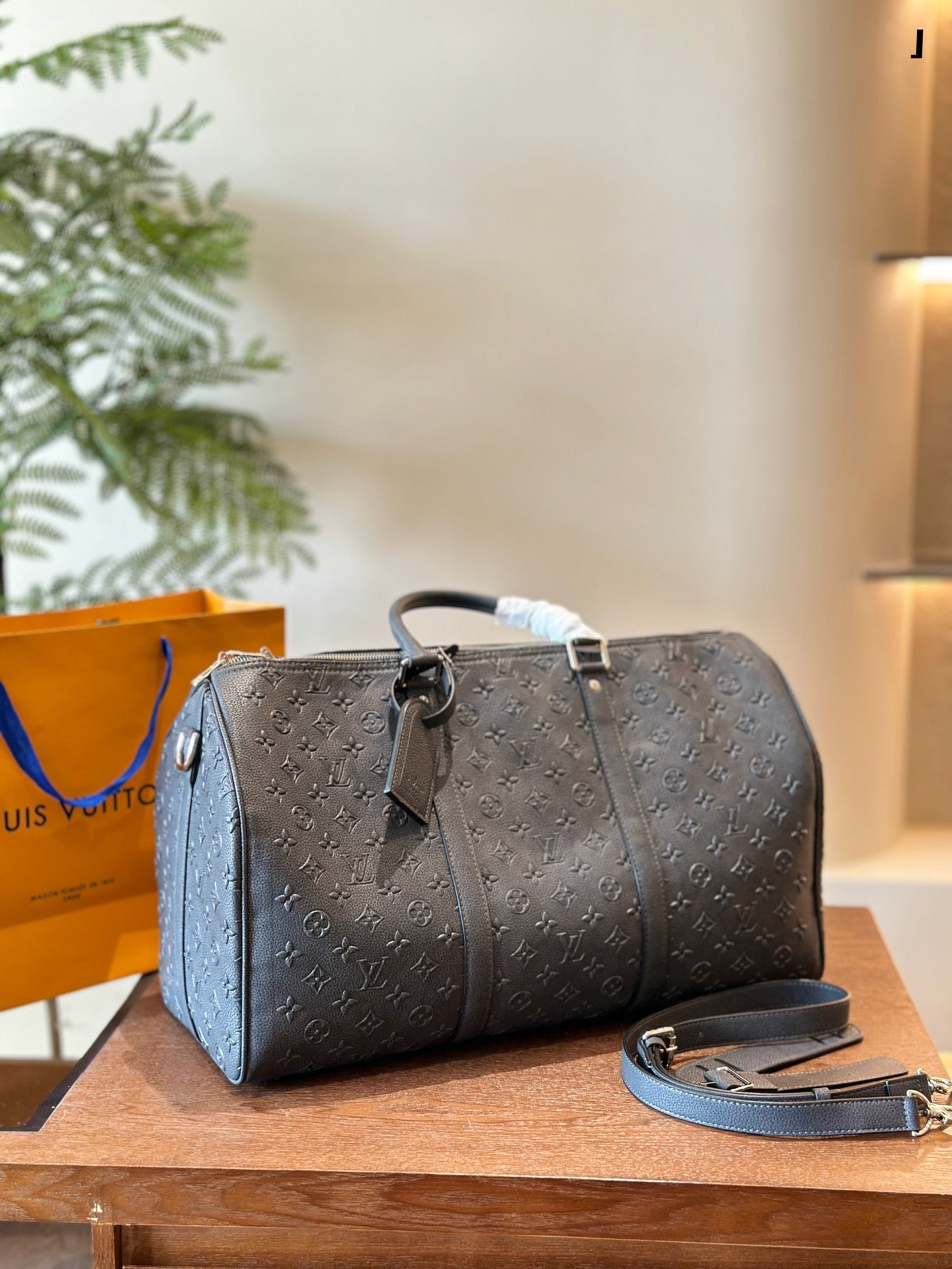 LOUIS VUITTON- Keepall Bandouliere 50