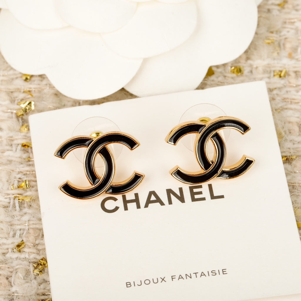 CHANEL - earrings