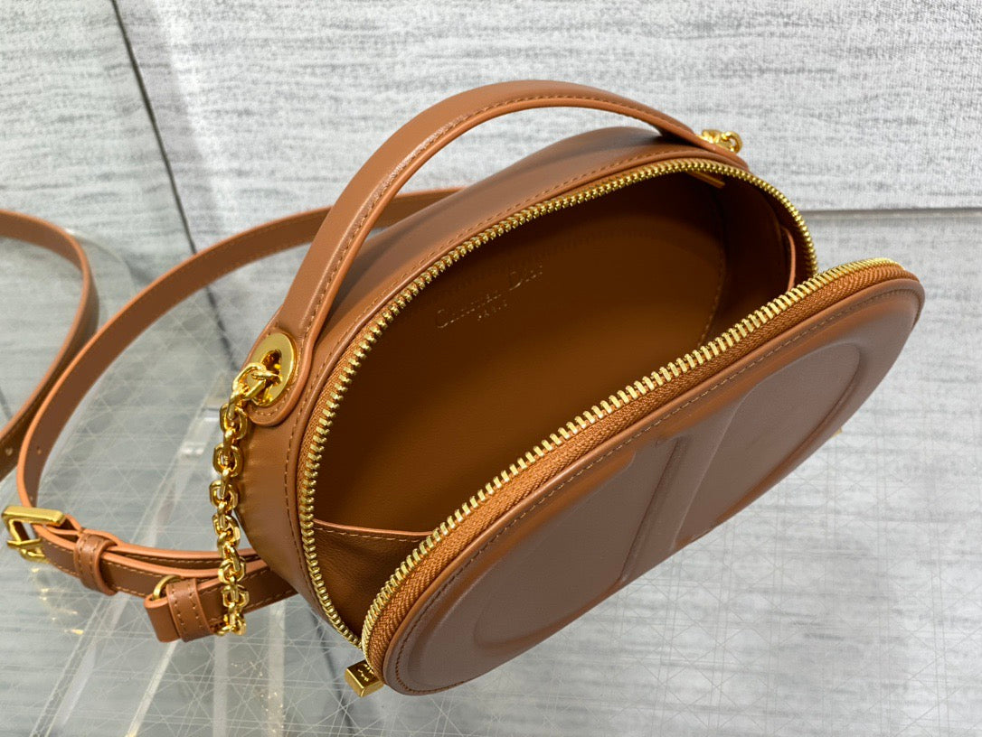 DIOR - Signature