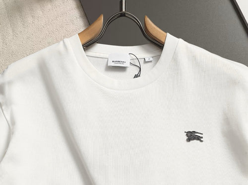 BURBERRY - T-shirt
