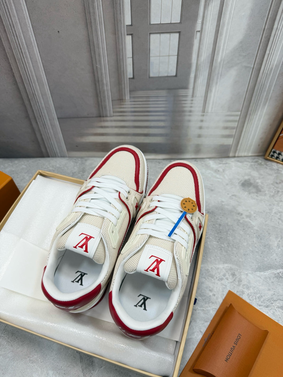 LOUIS VUITTON- Unisex sneakers