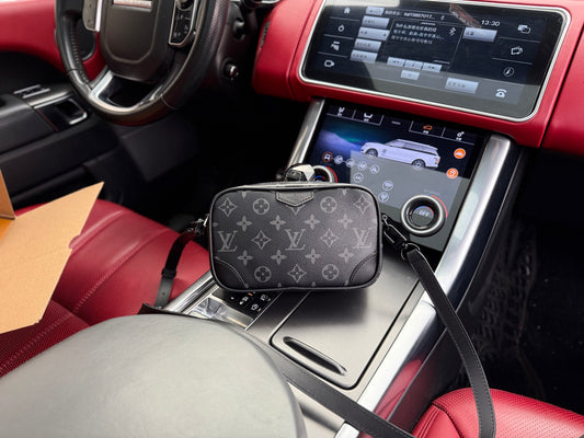 LOUIS VUITTON - Men’s bag