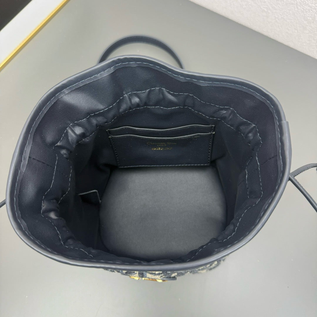 DIOR - oblique 30 montaigne