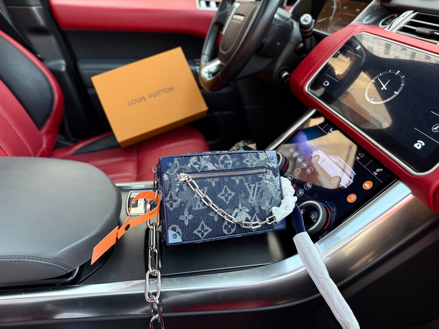 LOUIS VUITTON- Soft trunk men’s bag