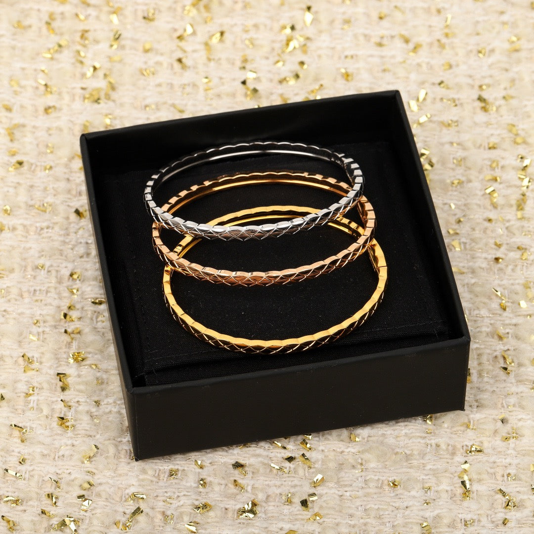 CHANEL - Bangle