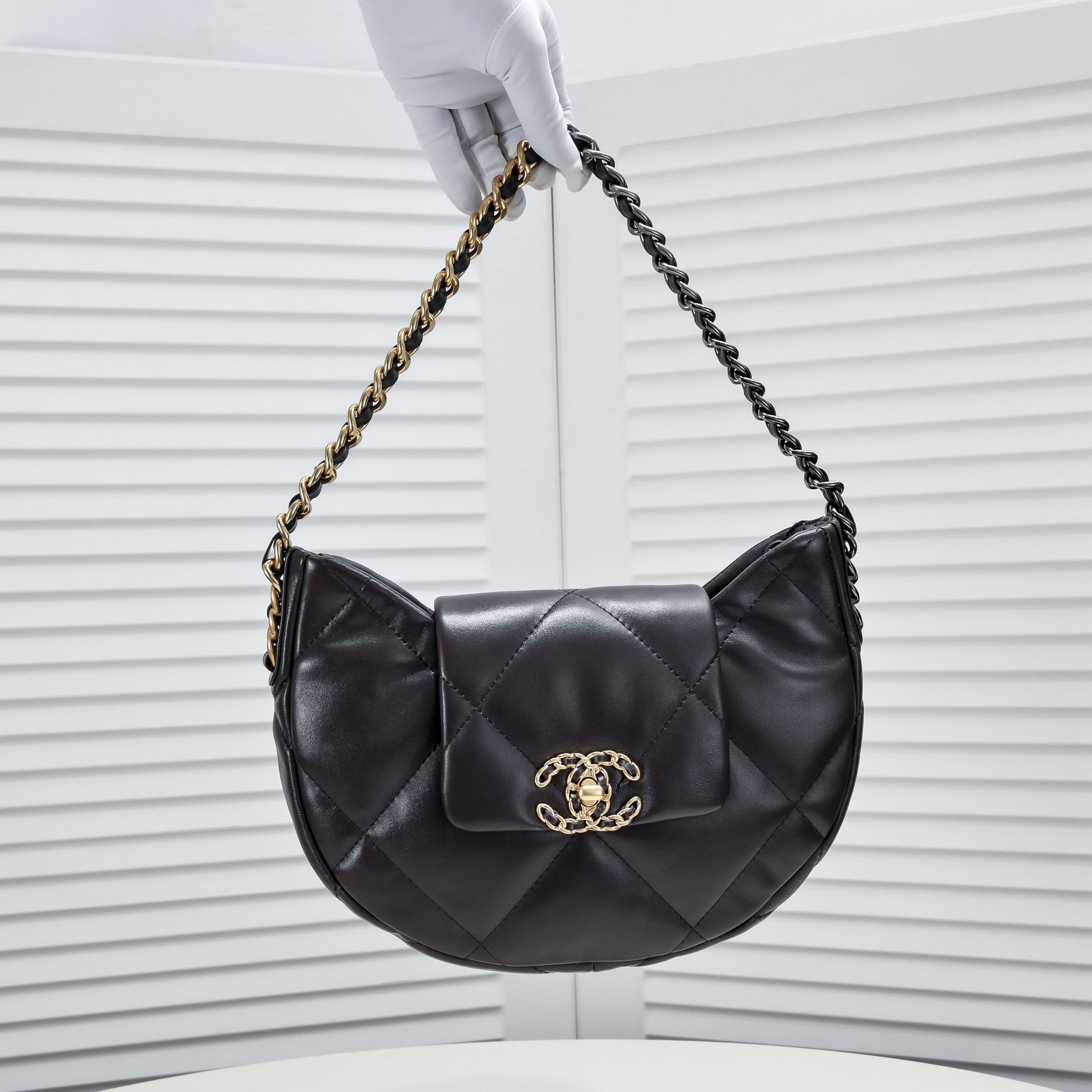 CHANEL - 2024 19 Flap Hobo