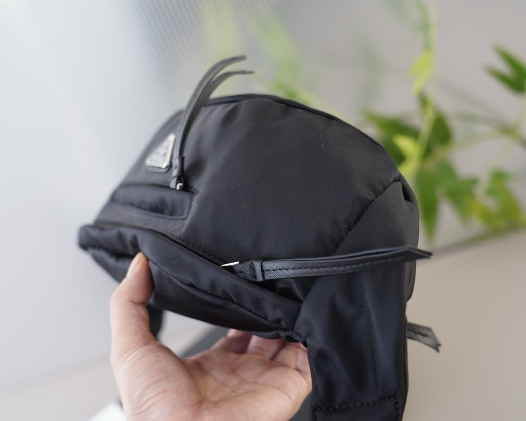 PRADA - Belt bag