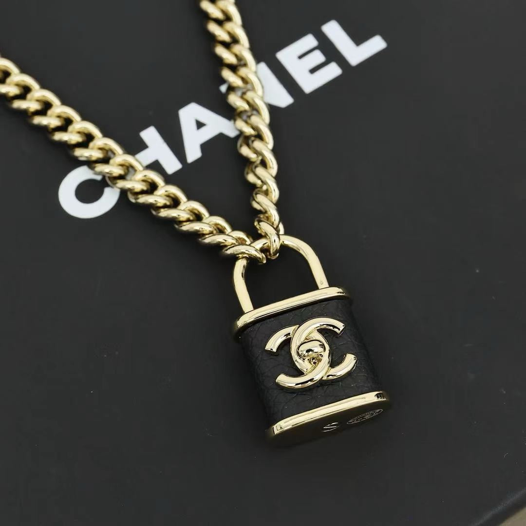 CHANEL - Crystal Necklace