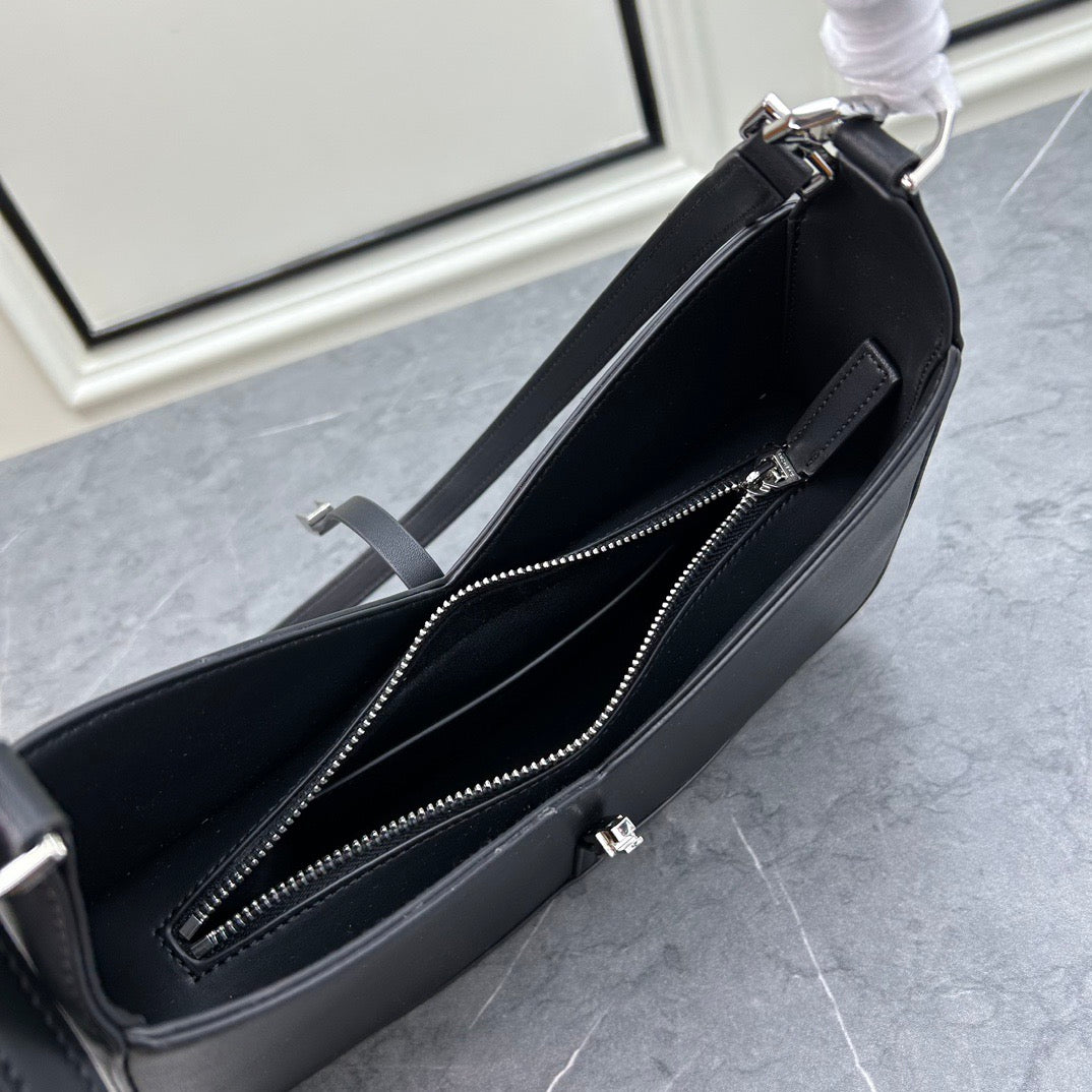 GIVENCHY - Cut out bag
