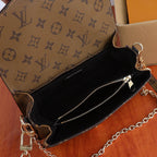 LOUIS VITTON - Flap Bag in Brown Monogram