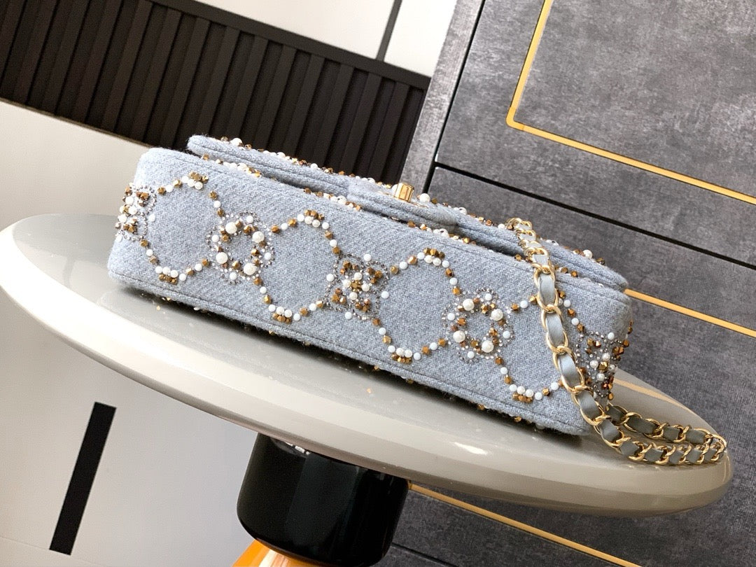 CHANEL - 21A Pearl Strass Crystal CC Medium Classic Double Flap Bag in Grey Wool Twill