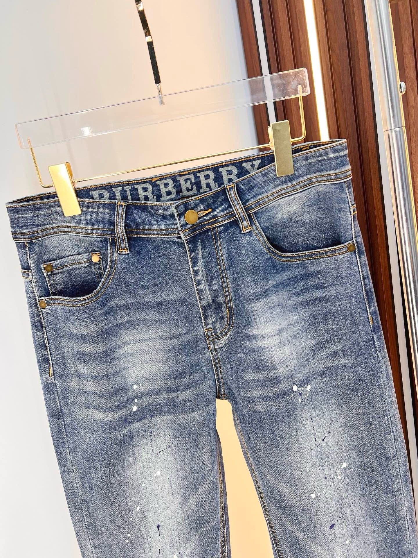BURBERRY - Jeans