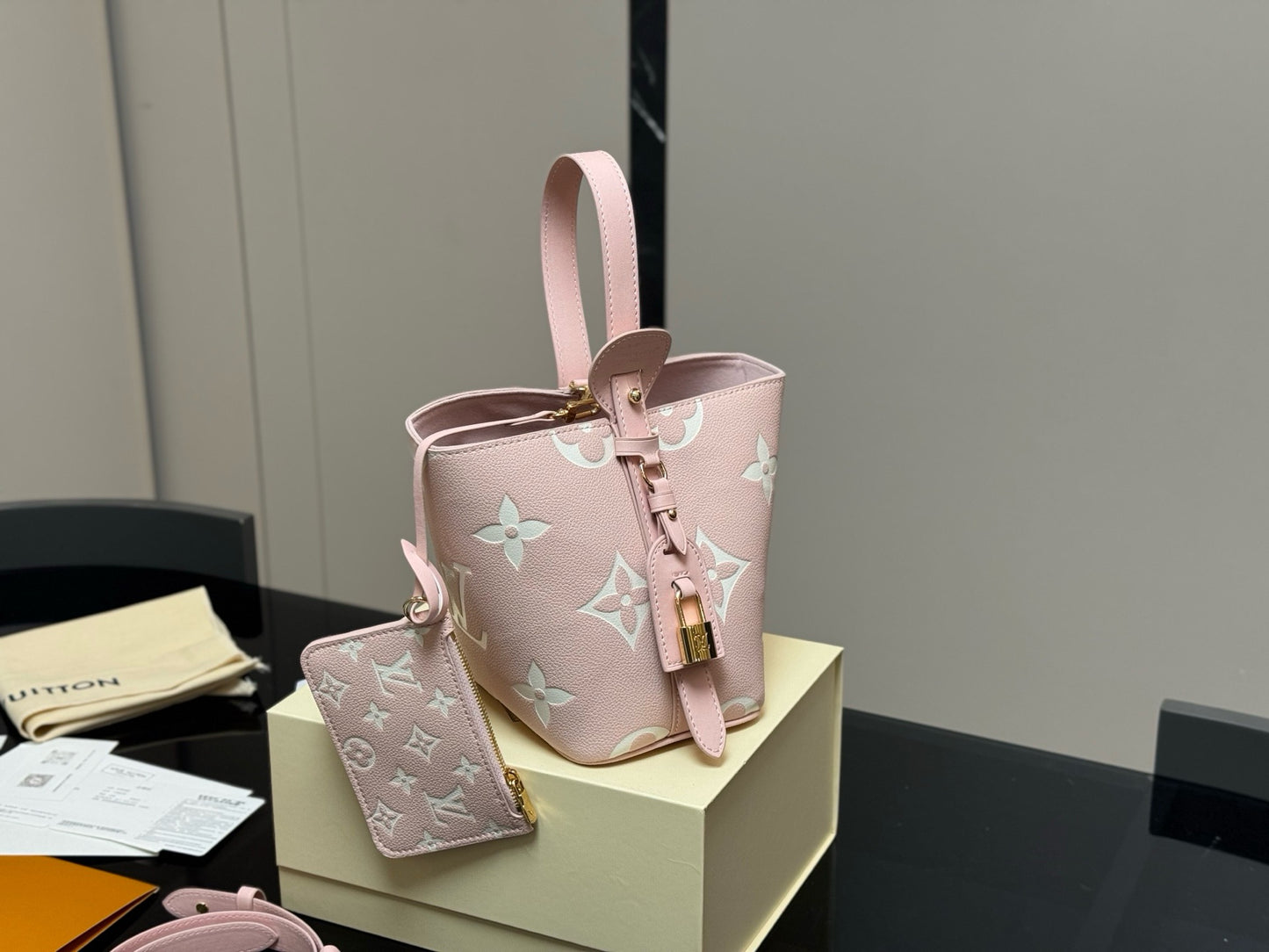 LOUIS VUITTON- all in BB