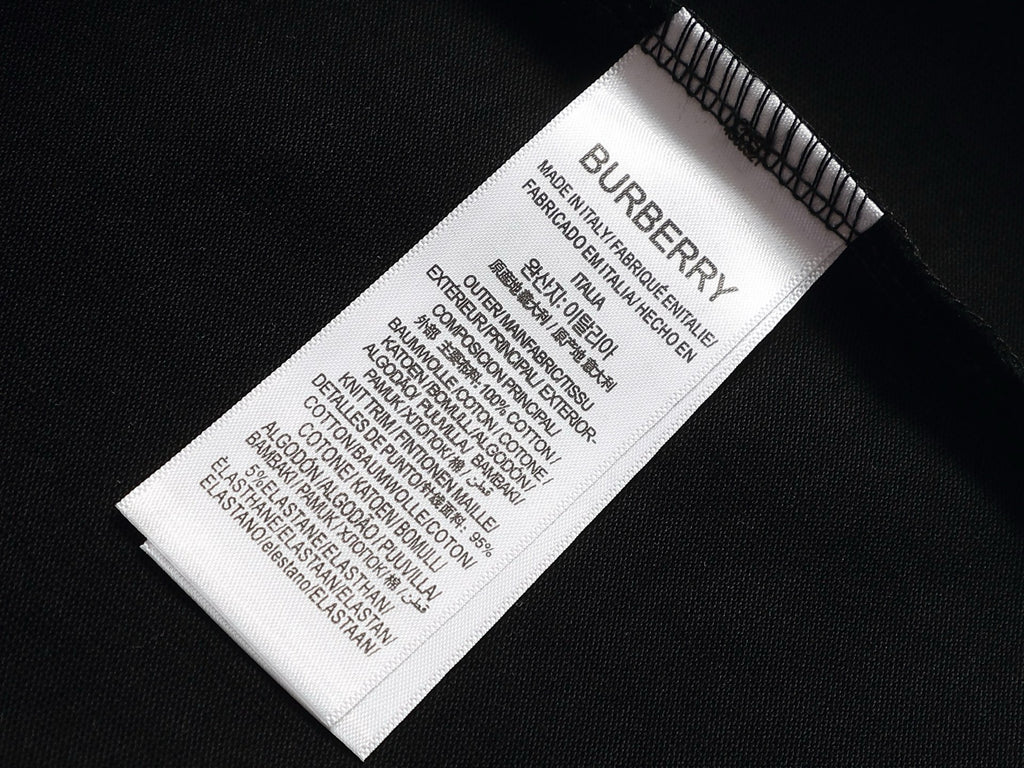 BURBERRY - T-shirt