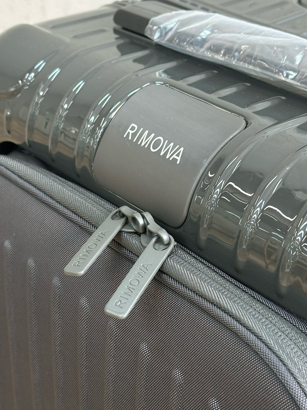 RIMOWA - ESSENTIAL SLEEVE
Cabin