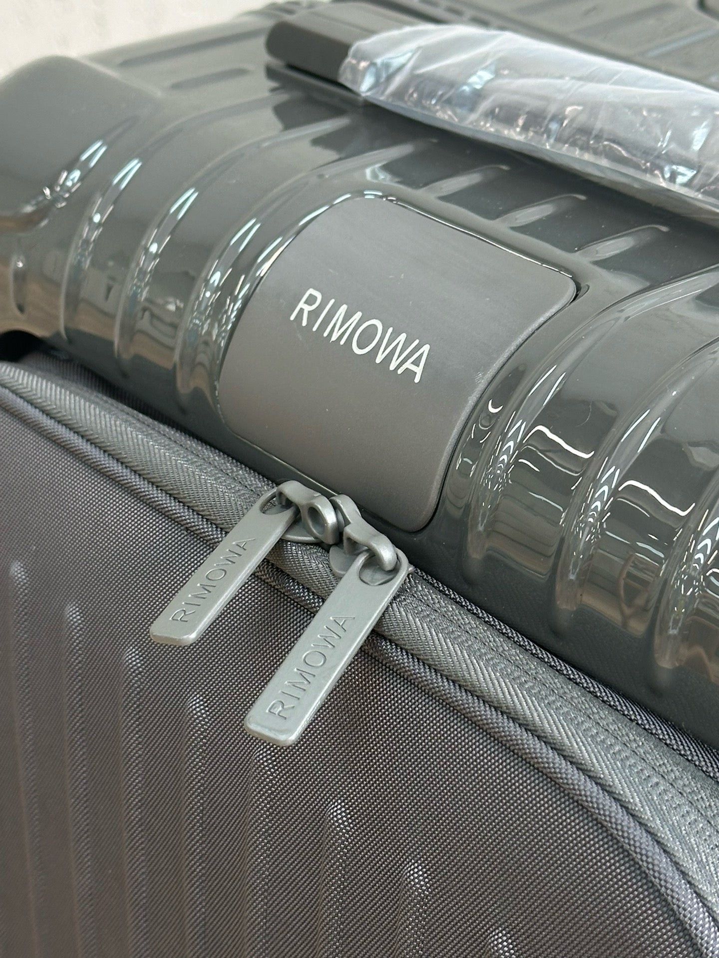 RIMOWA - ESSENTIAL SLEEVE
Cabin