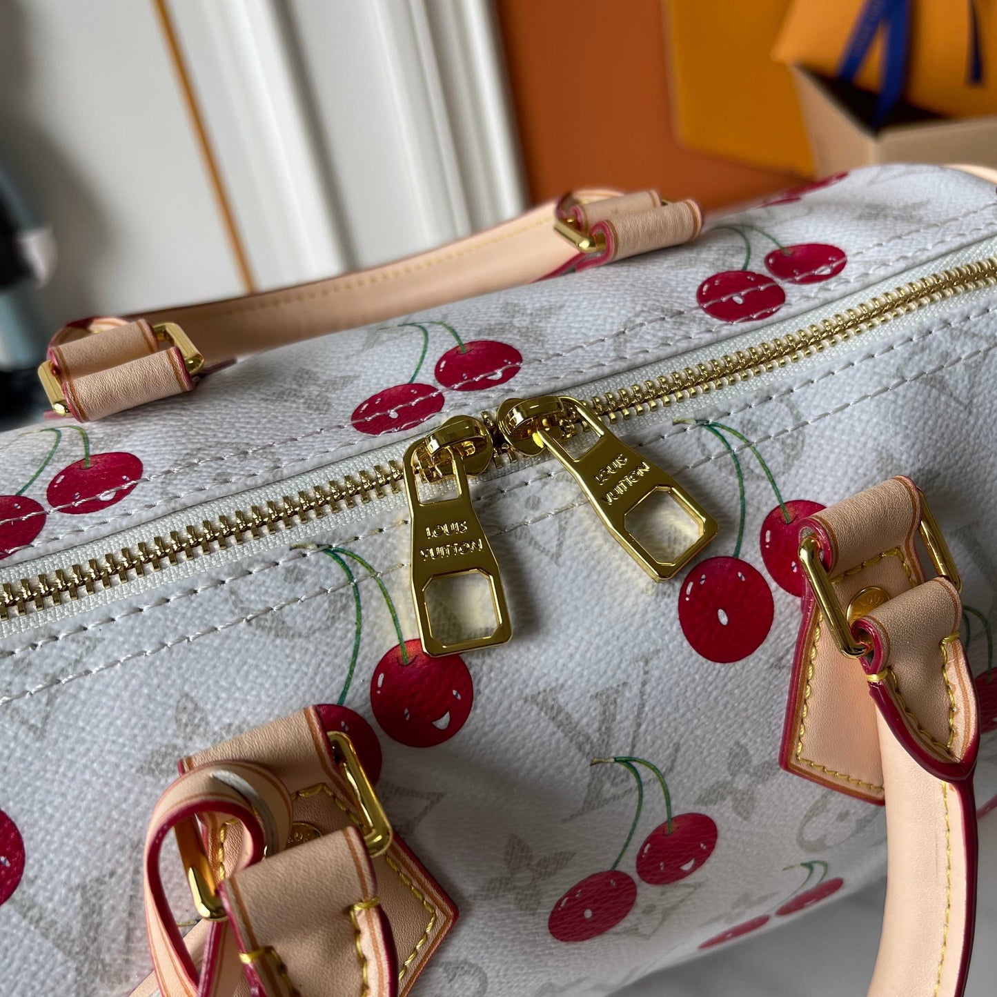 LOUIS VUITTON- Nano speedy