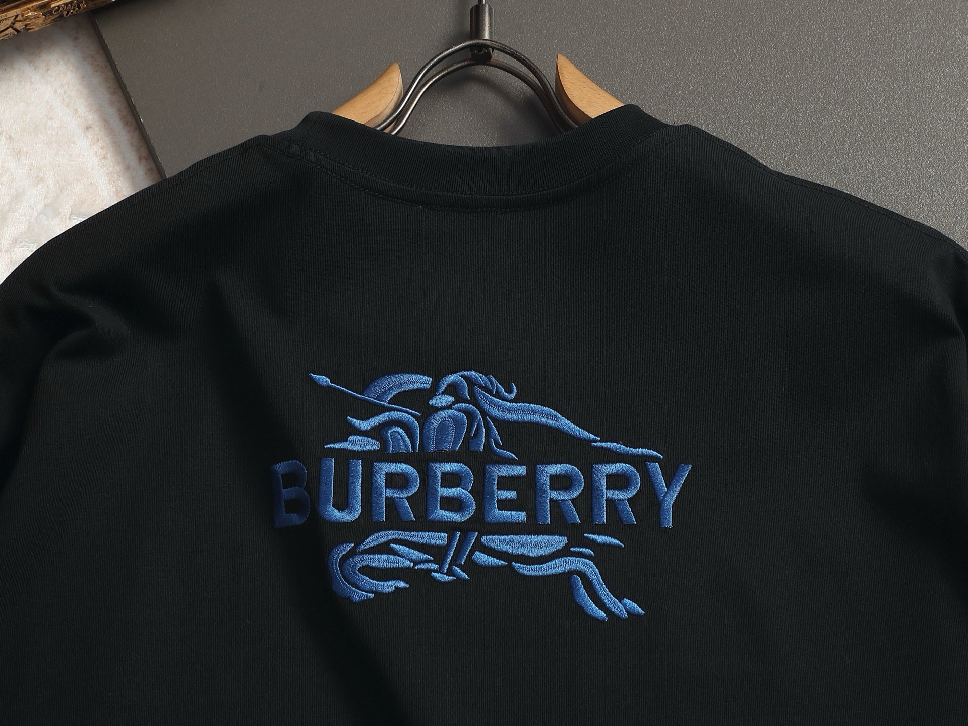 BURBERRY - T-shirt