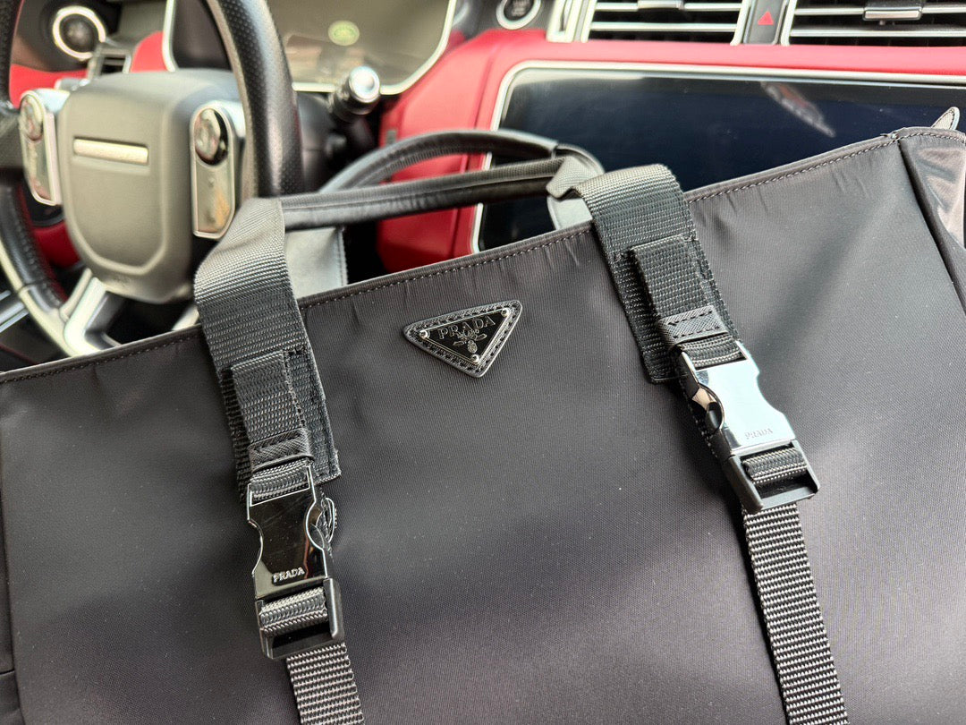 PRADA - Re-nylon
