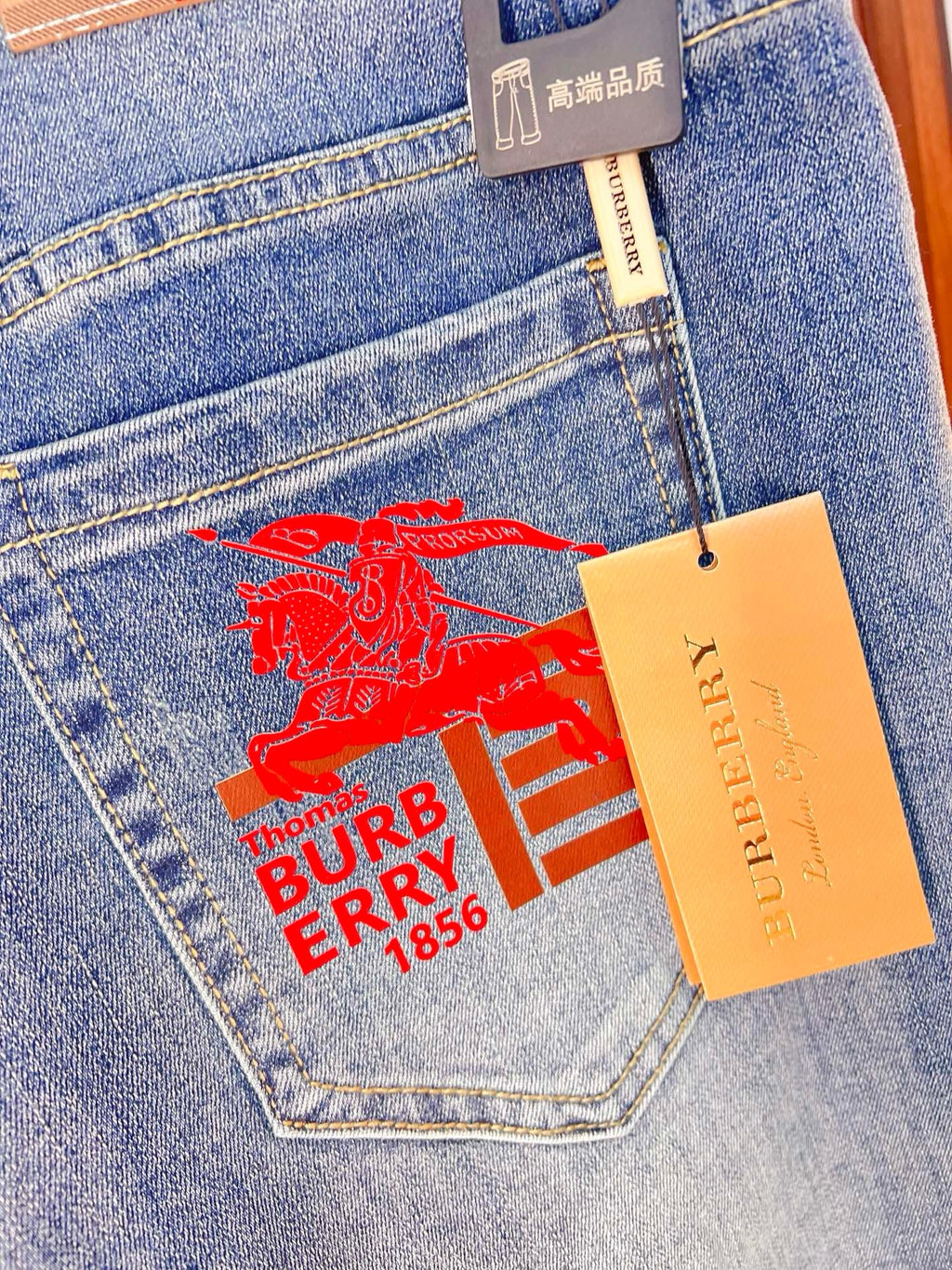 BURBERRY - Jeans