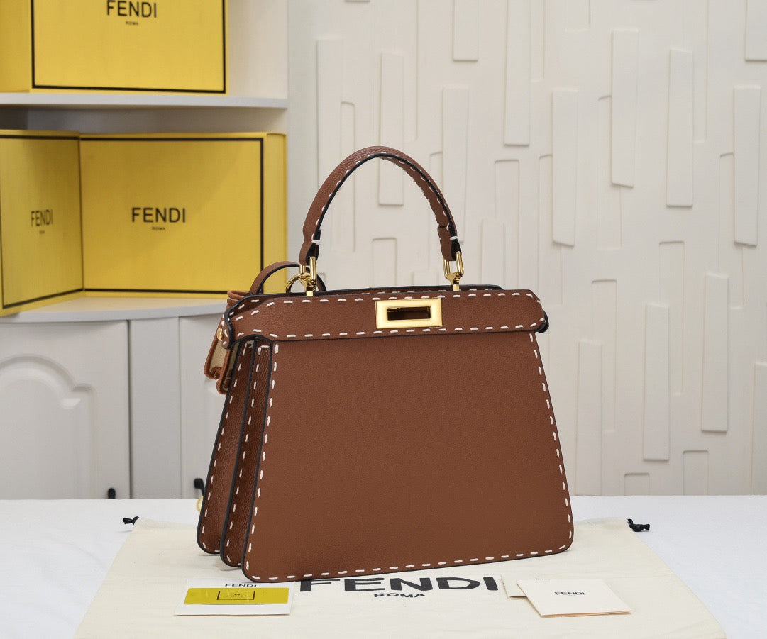 FENDI - Peekaboo ISeeU