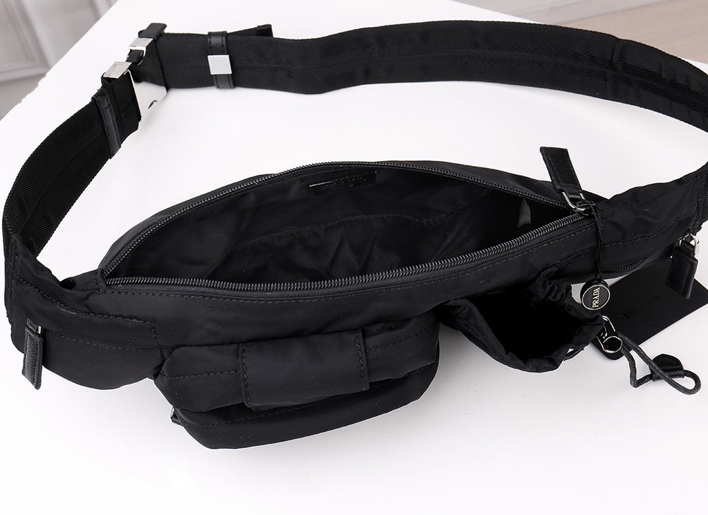 PRADA - Belt bag